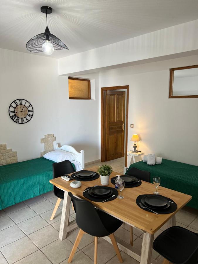 Katerina Apartments & Studios 나오우사 외부 사진